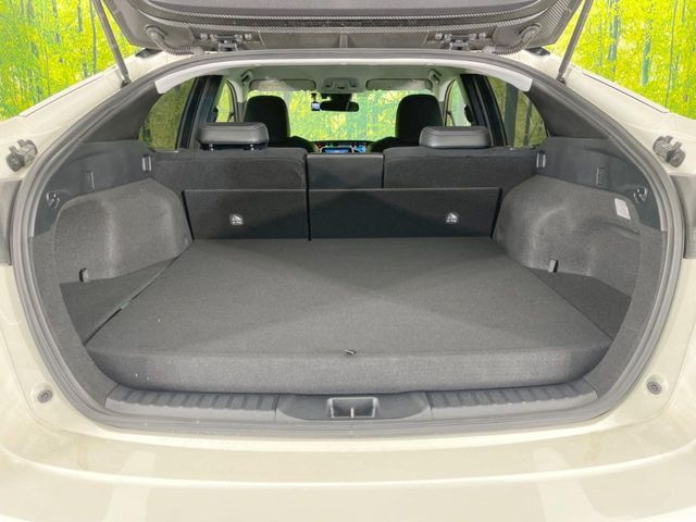 TOYOTA PRIUS PHV 2018 Image 31