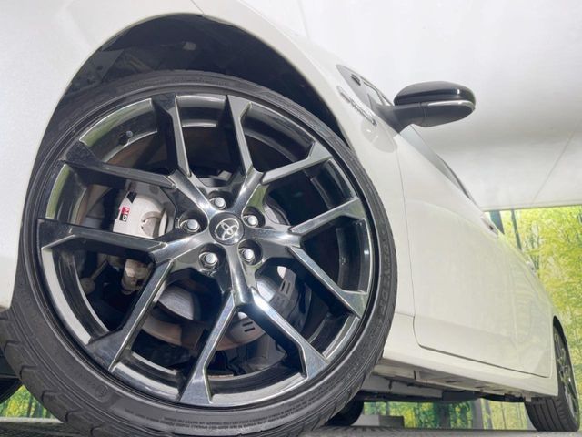 TOYOTA PRIUS PHV 2018 Image 31