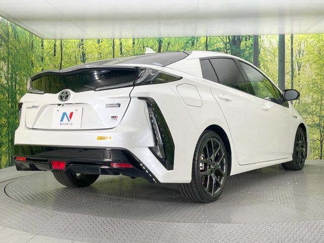 TOYOTA PRIUS PHV 2018 Image 31