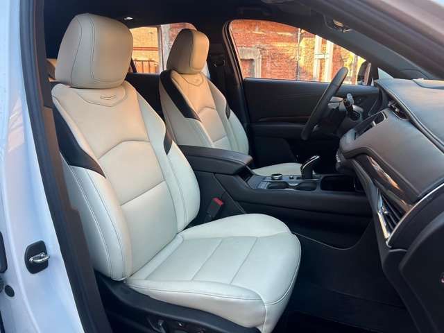 CADILLAC XT4 2023 Image 31