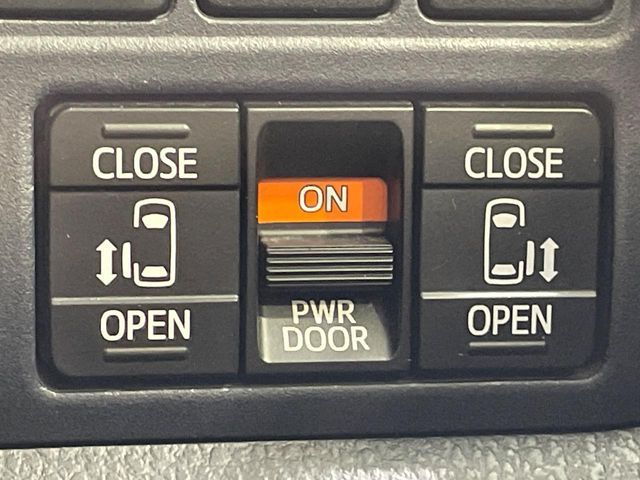 TOYOTA VOXY 2015 Image 31