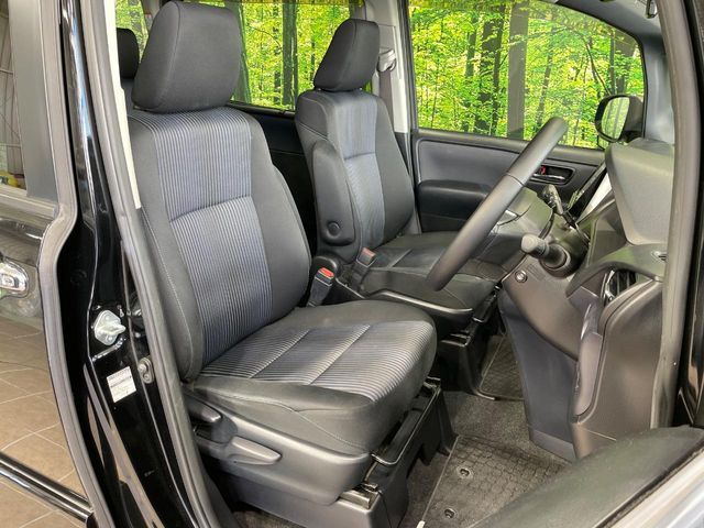 TOYOTA VOXY 2015 Image 31