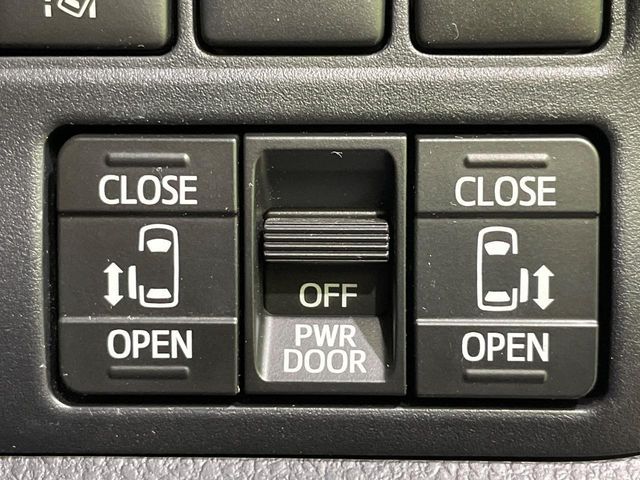 TOYOTA VOXY 2019 Image 31