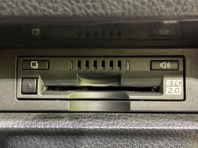 TOYOTA VOXY 2019 Image 31