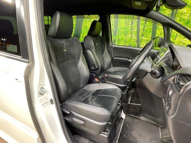 TOYOTA VOXY 2019 Image 31