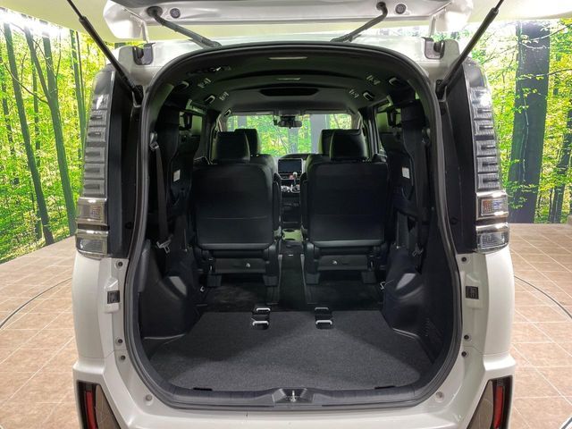 TOYOTA VOXY 2019 Image 31