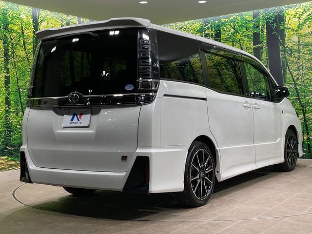 TOYOTA VOXY 2019 Image 31