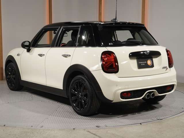 BMW MINI COOPER SD 5DOOR 2019 Image 31