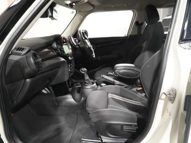 BMW MINI COOPER SD 5DOOR 2019 Image 31