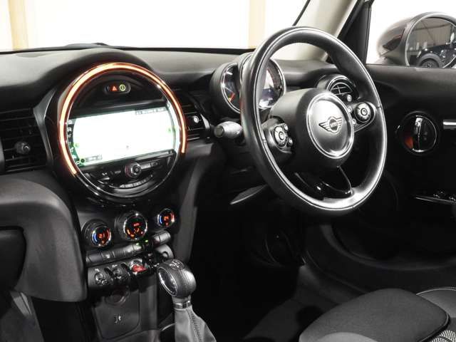 BMW MINI COOPER SD 5DOOR 2019 Image 31