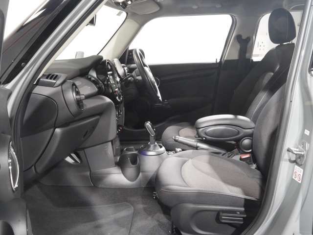 BMW MINI COOPER D 5DOOR 2020 Image 31