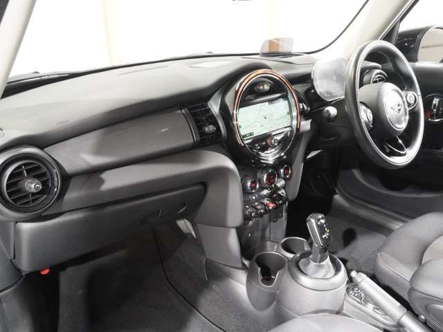 BMW MINI COOPER D 5DOOR 2020 Image 31