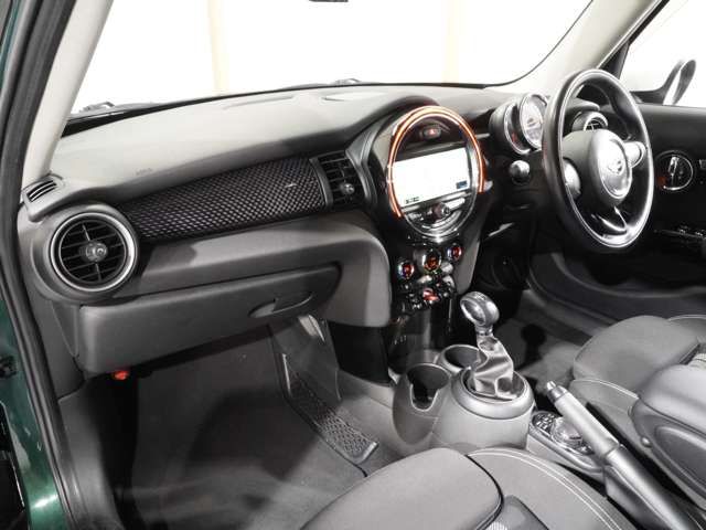 BMW MINI COOPER S 5D 2015 Image 31