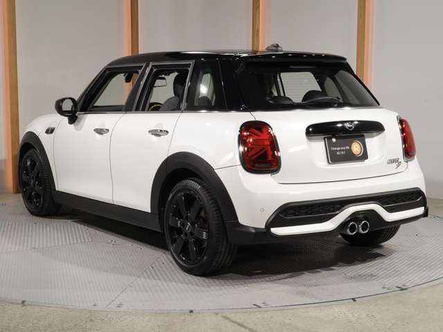 BMW MINI COOPER SD 5DOOR 2023 Image 31
