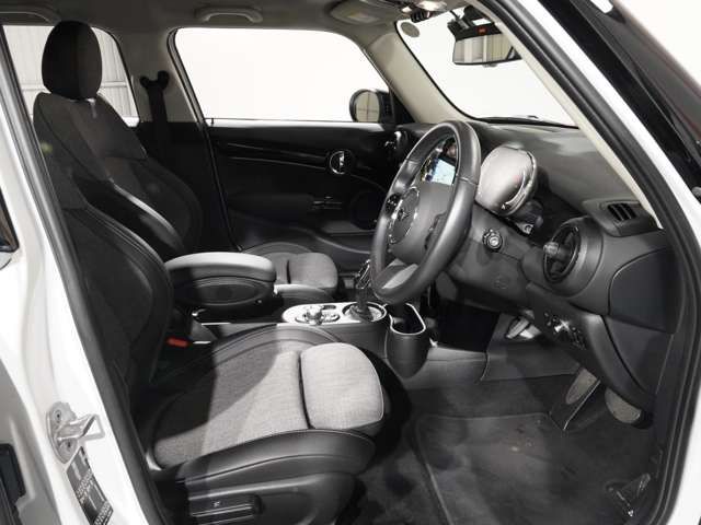 BMW MINI COOPER SD 5DOOR 2023 Image 31