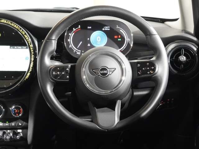 BMW MINI COOPER SD 5DOOR 2023 Image 31