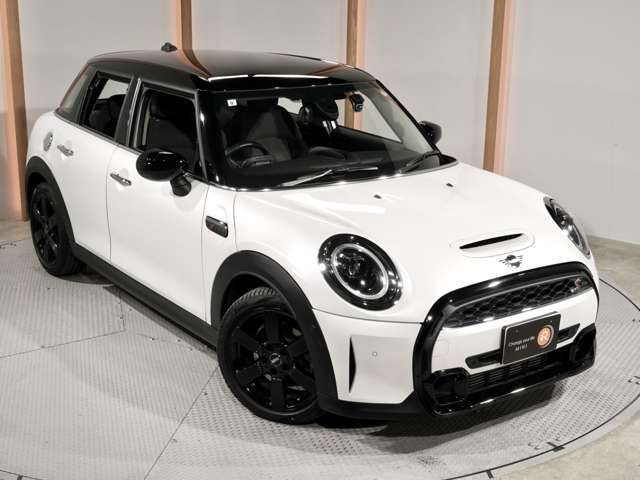 BMW MINI COOPER SD 5DOOR 2023 Image 31