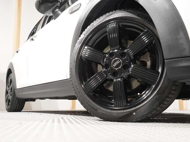 BMW MINI COOPER SD 5DOOR 2023 Image 31