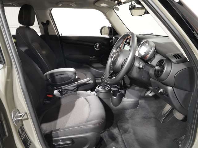 BMW MINI COOPER 5DOOR 2019 Image 31