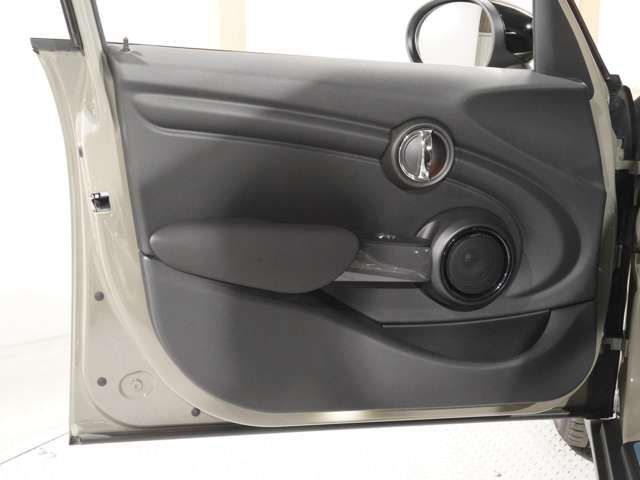 BMW MINI COOPER 5DOOR 2019 Image 31