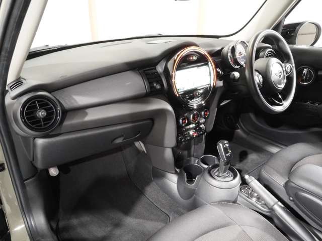 BMW MINI COOPER 5DOOR 2019 Image 31