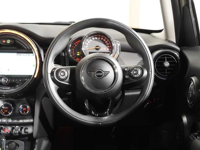 BMW MINI COOPER 5DOOR 2019 Image 31