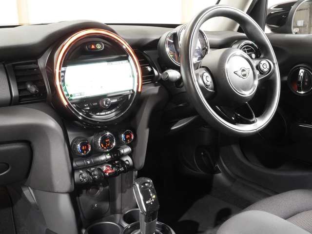 BMW MINI COOPER 5DOOR 2019 Image 31