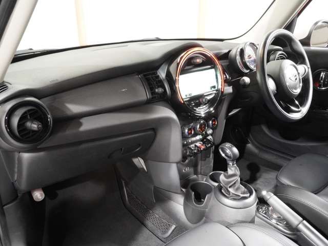 BMW MINI COOPER 5DOO 2018 Image 31