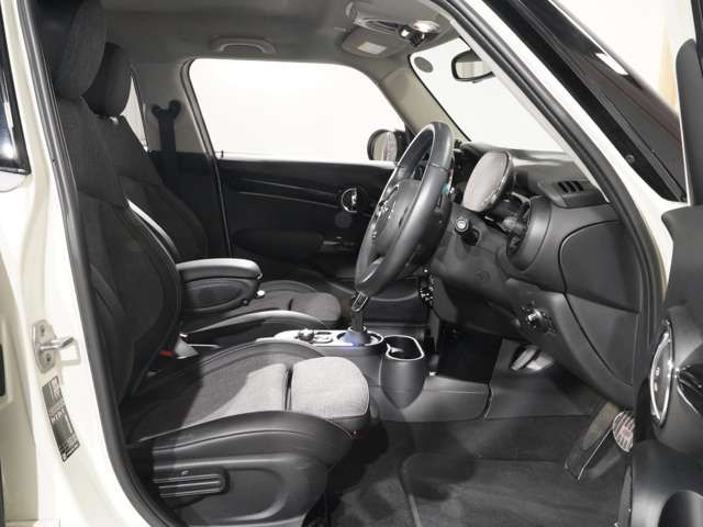 BMW MINI COOPER D 5DOOR 2021 Image 31