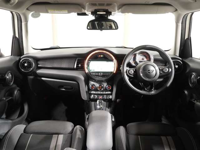 BMW MINI COOPER S 5DOOR 2018 Image 31