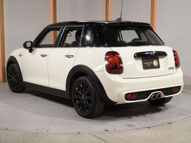 BMW MINI COOPER S 5DOOR 2018 Image 31