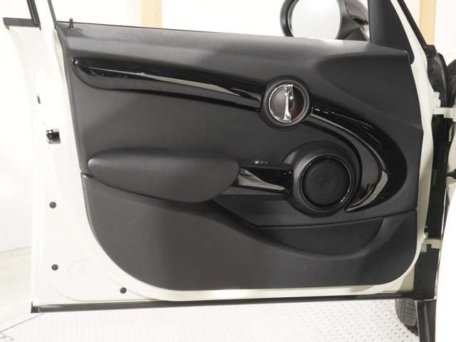 BMW MINI COOPER S 5DOOR 2018 Image 31