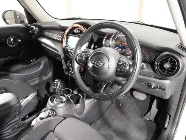 BMW MINI COOPER S 5DOOR 2018 Image 31