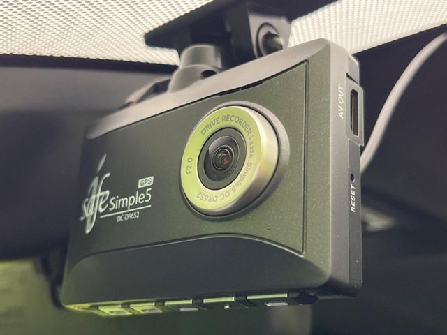 TOYOTA VOXY 2017 Image 31