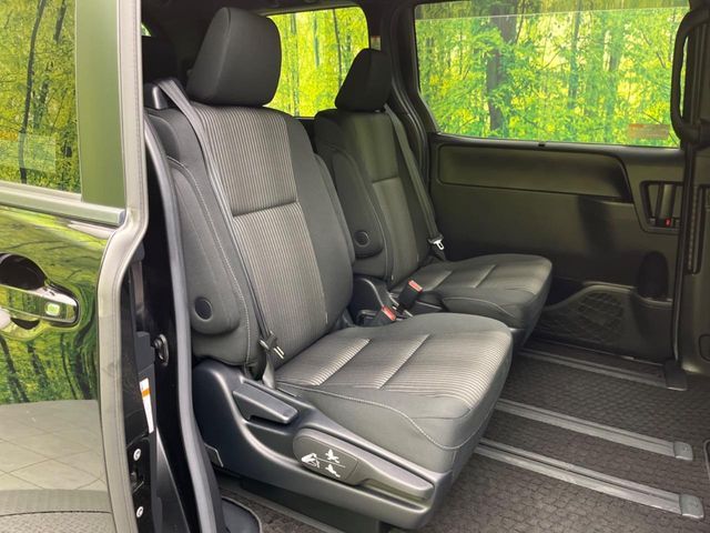 TOYOTA VOXY 2017 Image 31