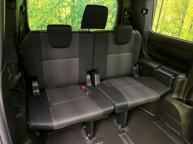 TOYOTA VOXY 2017 Image 31