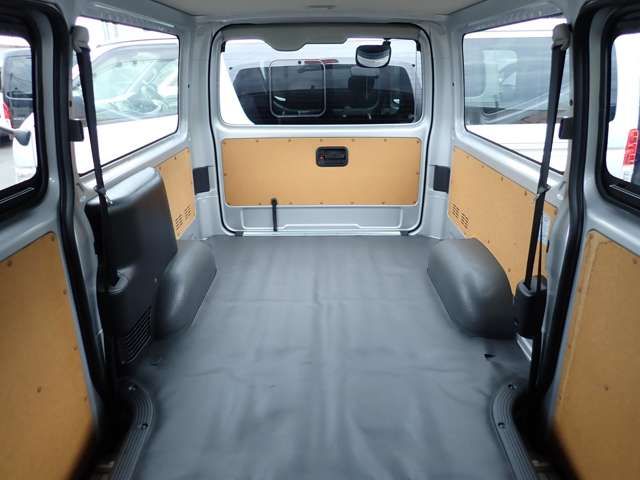 TOYOTA HIACE VAN 1.25T 2WD 2020 Image 31