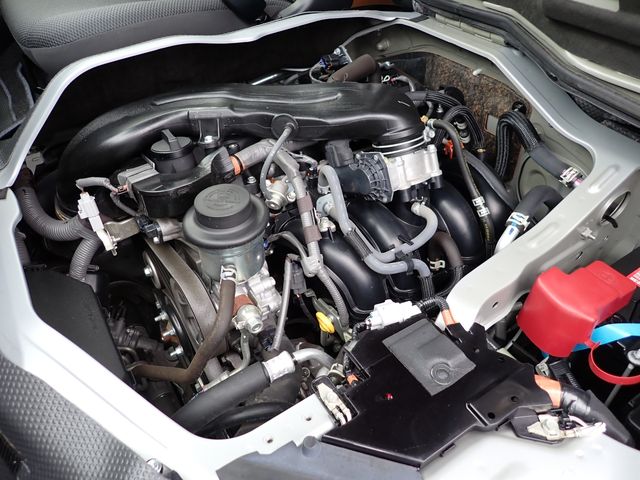 TOYOTA HIACE VAN 1.25T 2WD 2020 Image 31