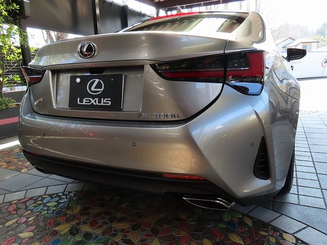 TOYOTA LEXUS RC300H 2025 Image 31