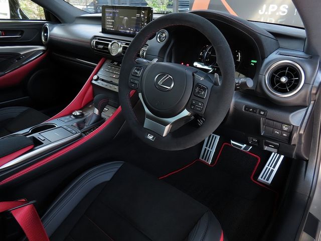 TOYOTA LEXUS RC300H 2025 Image 31