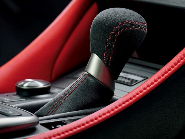 TOYOTA LEXUS RC300H 2025 Image 31