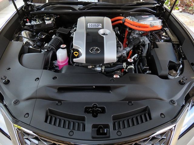 TOYOTA LEXUS RC300H 2025 Image 31