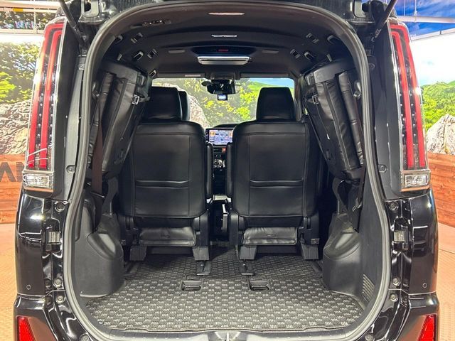 TOYOTA NOAH HYBRID 2019 Image 31