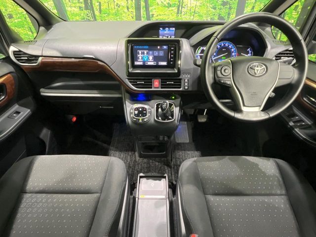 TOYOTA NOAH HYBRID 2015 Image 31