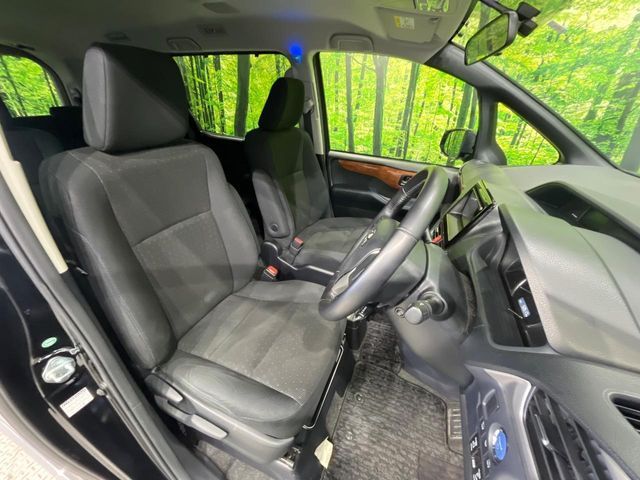 TOYOTA NOAH HYBRID 2015 Image 31