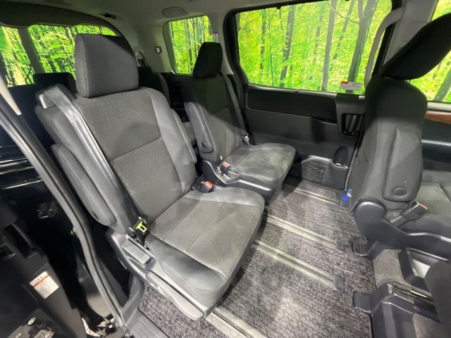 TOYOTA NOAH HYBRID 2015 Image 31