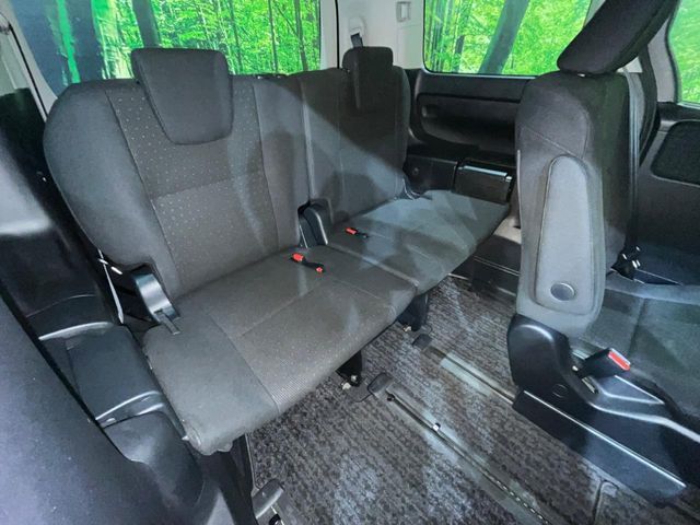 TOYOTA NOAH HYBRID 2015 Image 31