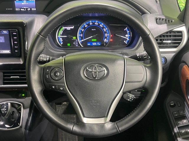 TOYOTA NOAH HYBRID 2015 Image 31