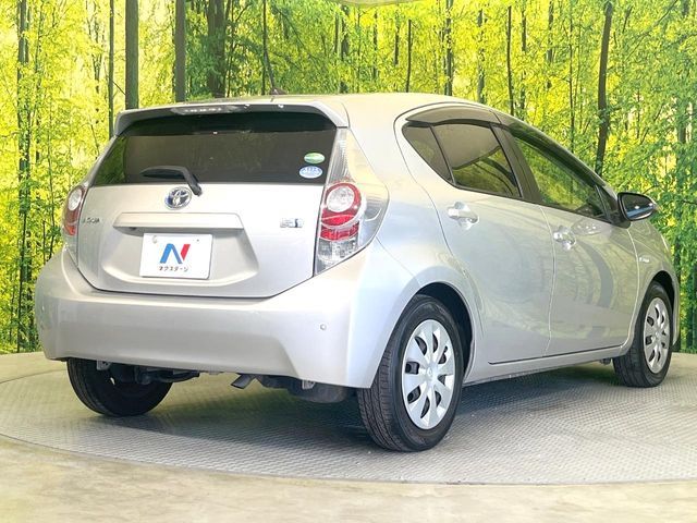 TOYOTA AQUA 2012 Image 31