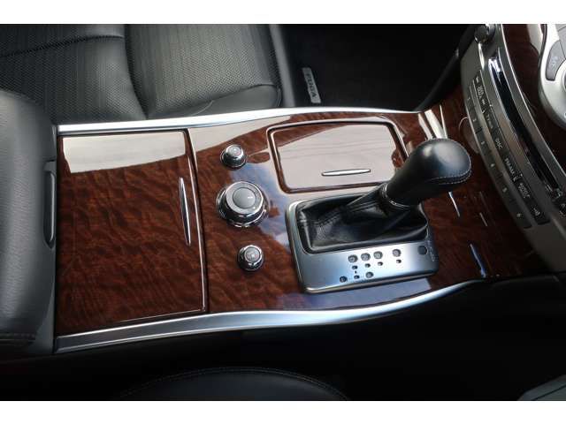 NISSAN FUGA 2017 Image 31